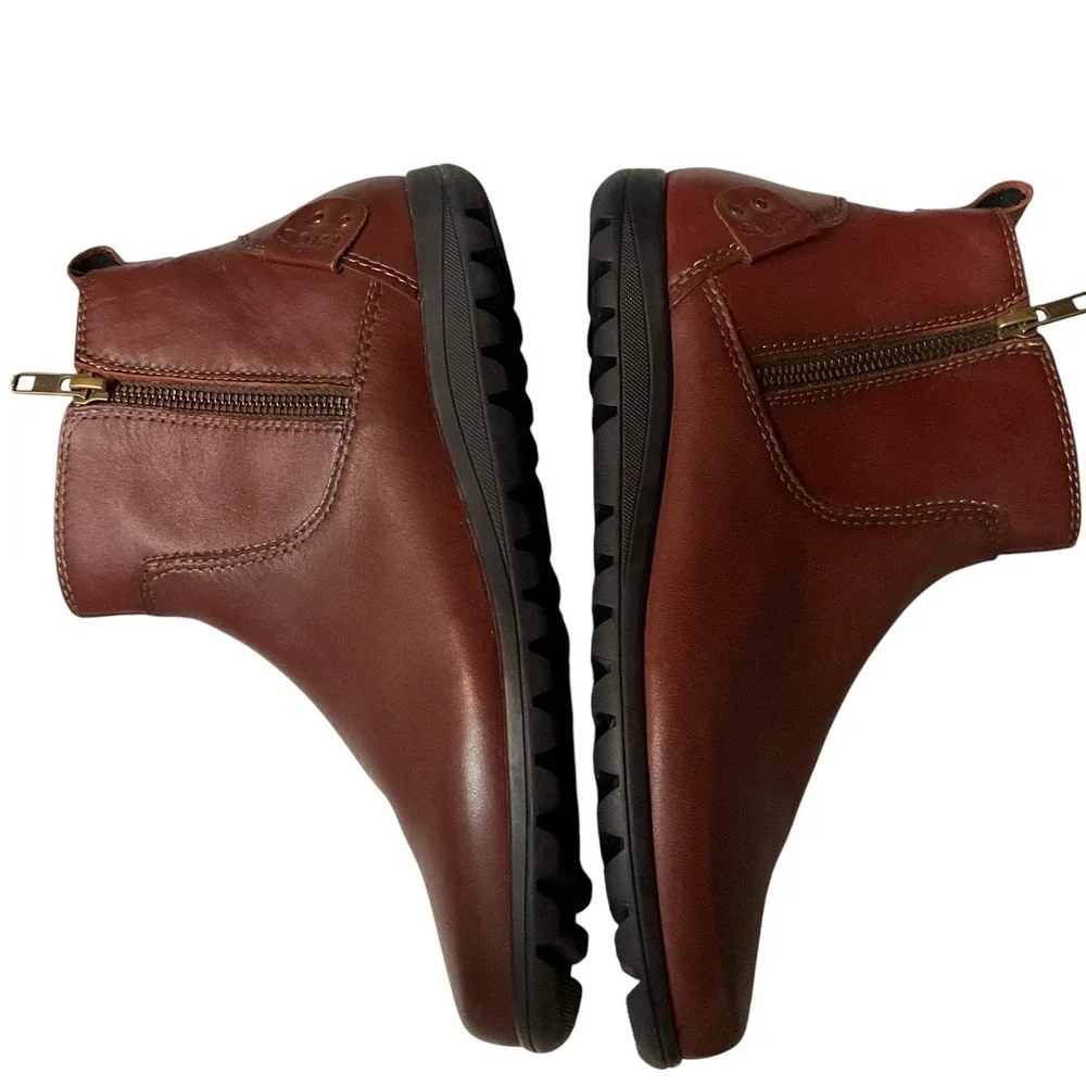 Taos Footwear Women's Leather Side Zip Comfort Heel Classic Ankle Booties Size 8